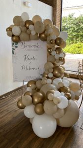 Nos alegra ver cómo os vais animando a decorar con globos vuestra boda   en cad...