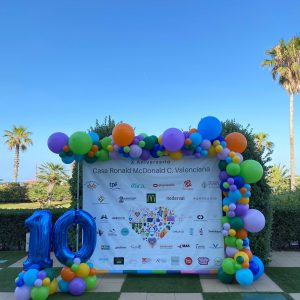 La pasada semana tuvimos el honor de decorar con globos el 10º aniversario de @c...