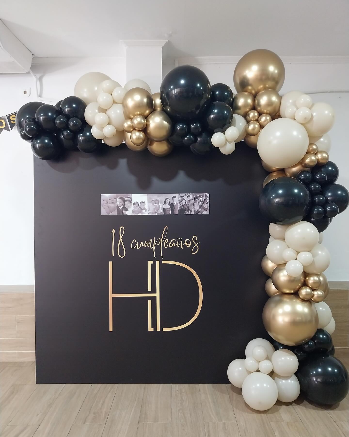 Los 18 cumpleaños siguen estando en nuestro candelero de decoraciones con globos...
