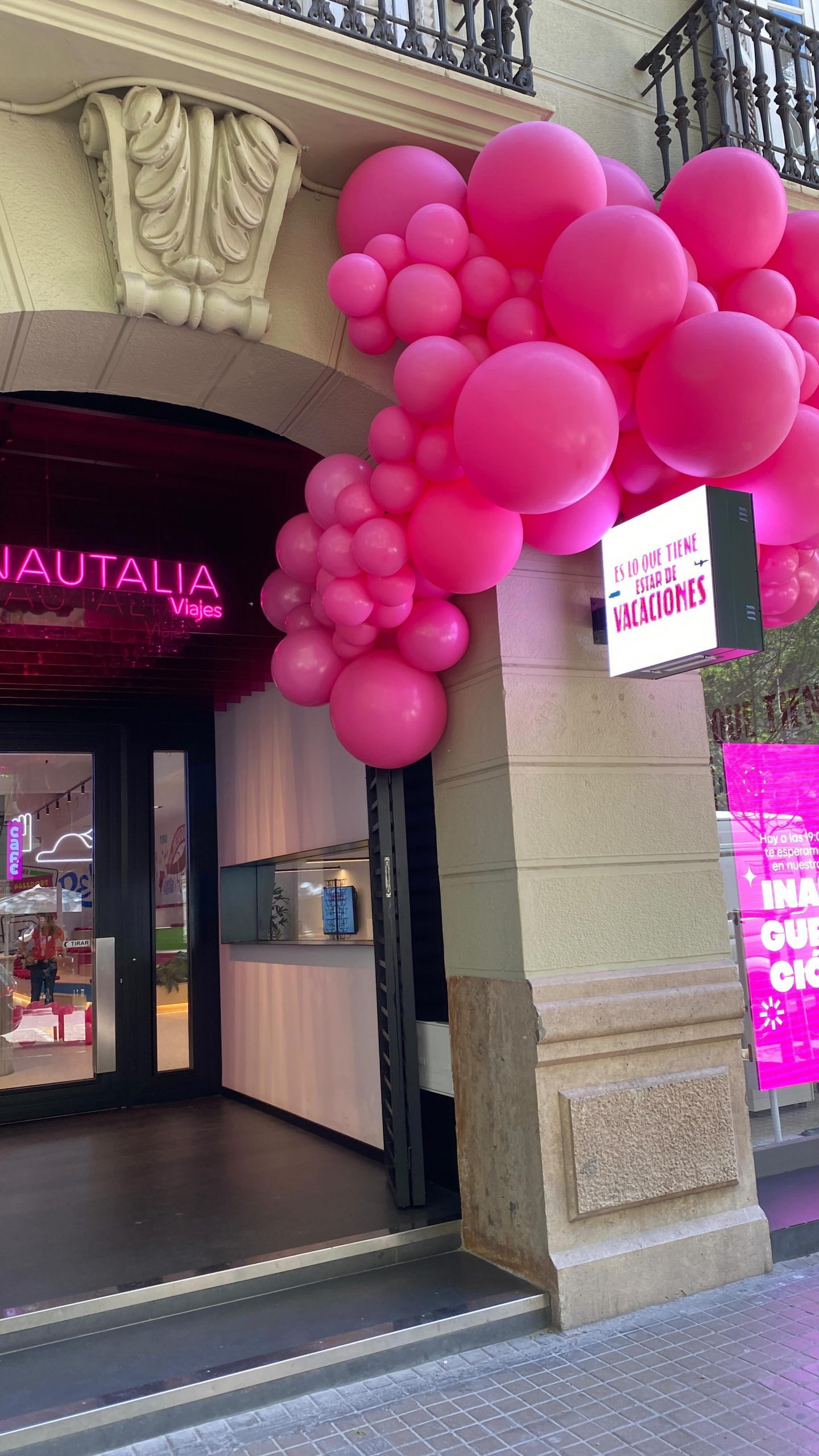 Hoy queremos dar la enhorabuena a @nautaliaviajes por su nuevo espacio en pleno ...