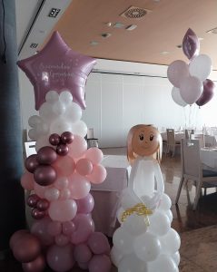 Comunión en @restaurantelaferradura. La muñeca de comunión es un clásico que os ...