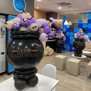 ¡FELIZ HALLOWEEN!    Hoy desde @aquaservice donde nos pidieron esta decoración t...