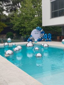 Sin duda, unos 48 años MUY especiales. Con este calor, hemos adelantado las pool...