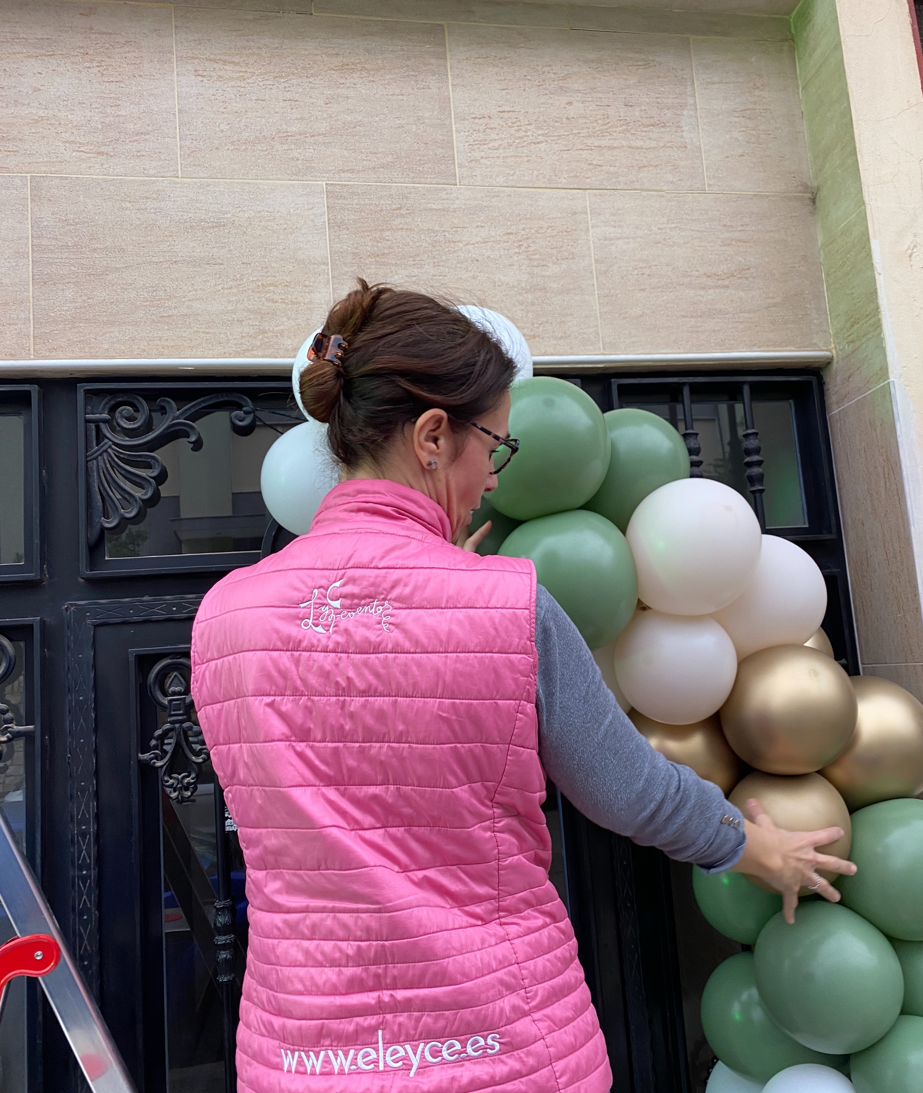 Decoración de entrada para celebración familiar